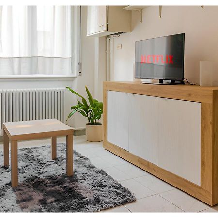 Free Parking - 5 Min By Walk From City Center Como Eksteriør billede